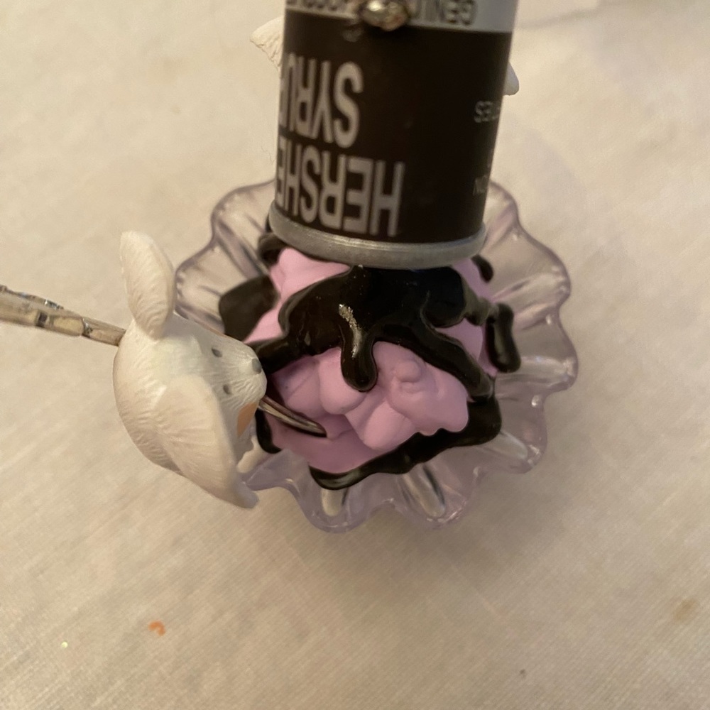 Hershey Friendship Sundae - Picture 6 of 9